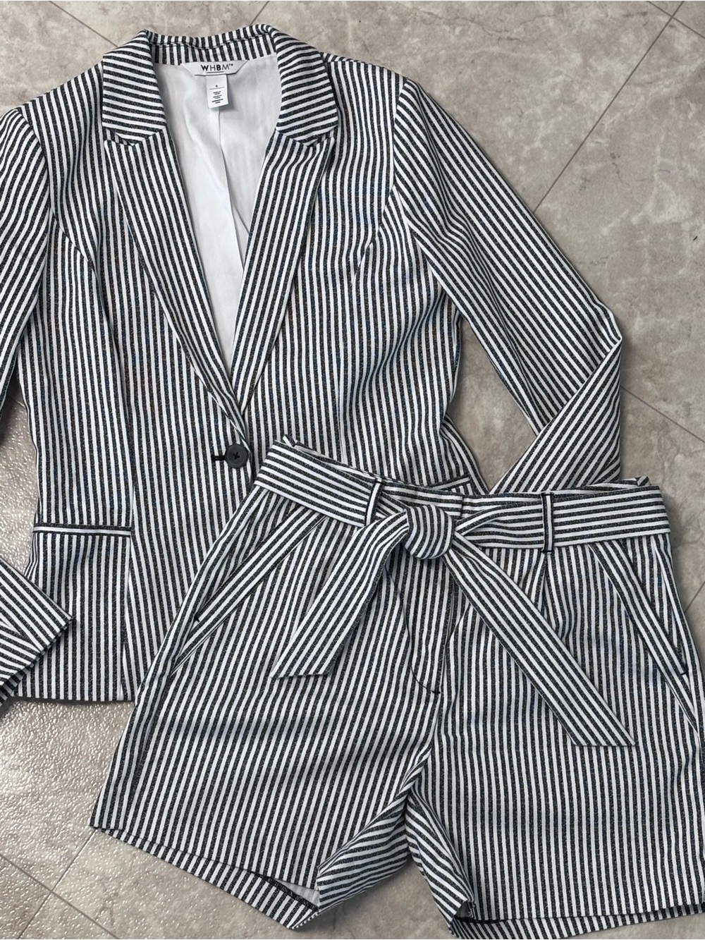 NWOT WHBM Pinstripe Fitted Blazer W/ Matching Shorts Black/ White Size 6 - Picture 15 of 16